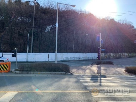 �ش� ��ȭ�� 16�� ������� ��ĥ�� ä ������ �ִ�. ���� ����.