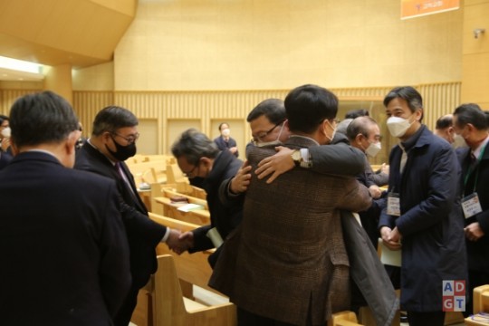 �λ��ϰ� �����ϴ� ���Ｍ����ȸ �ܷ����� �и��� ��ȸ����. �̽ż� ����